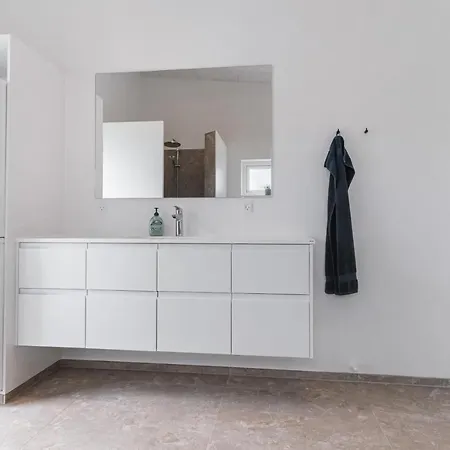 Beautiful In With 4 Bedrooms Lokken