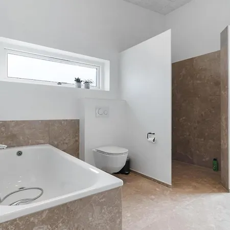 Beautiful In With 4 Bedrooms * Lokken