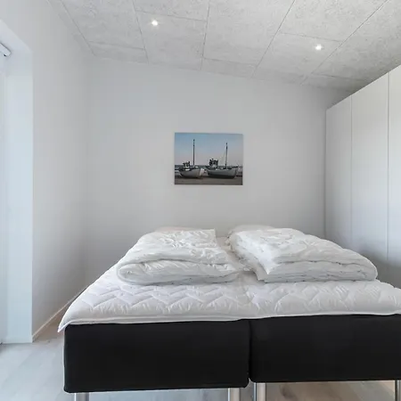 Beautiful In With 4 Bedrooms Lokken