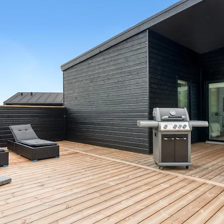 Beautiful In With 4 Bedrooms Lokken