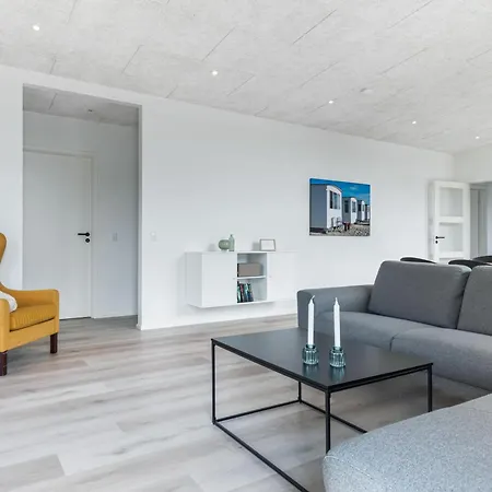 Beautiful In With 4 Bedrooms Holiday home *